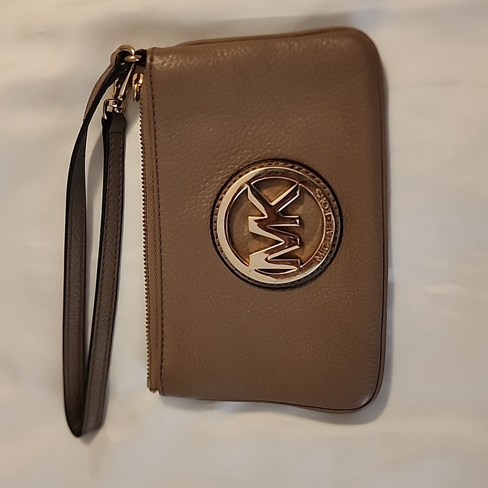 Michael Kors Pebbled Leather Wristlet/Mini